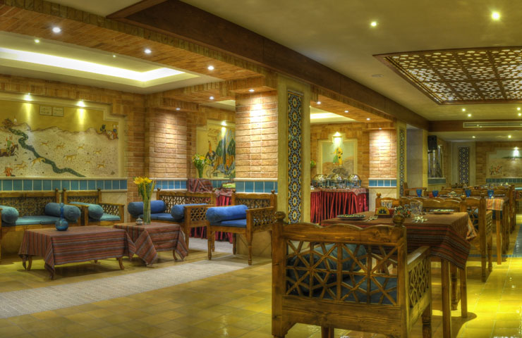 رستوران سنتی هتل زندیه شیراز